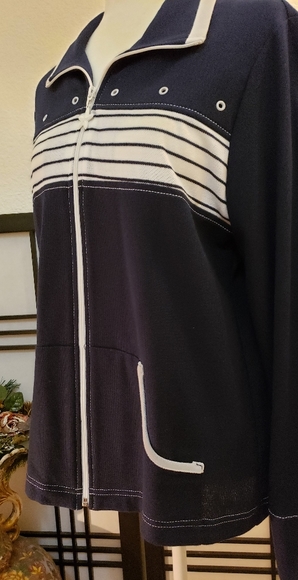 Jacket - Picture 9 of 9